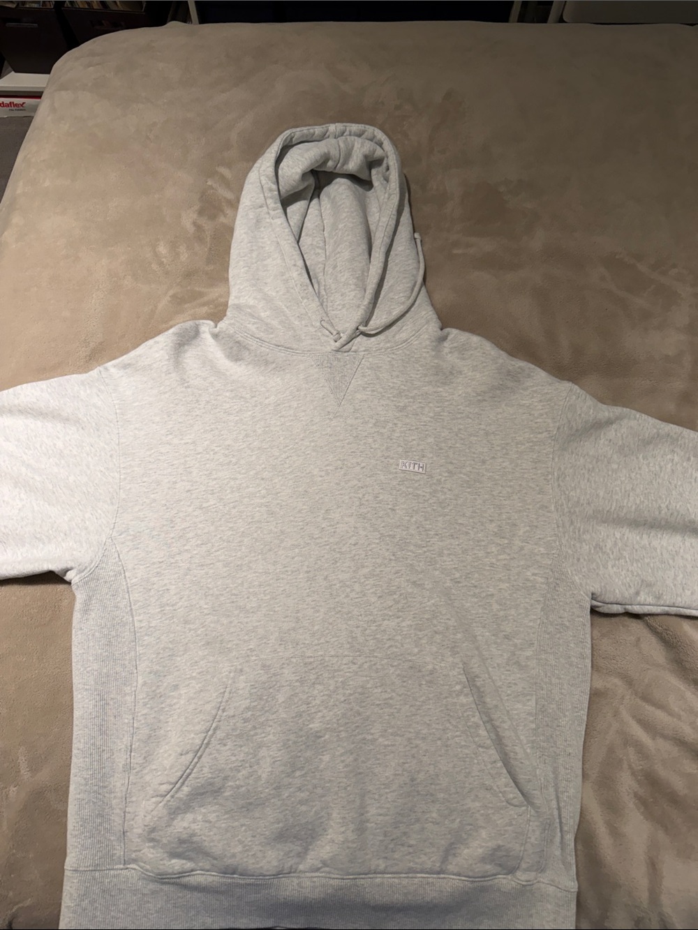 KITH Light Gray Pullover Hoodie with Subtle Logo - M